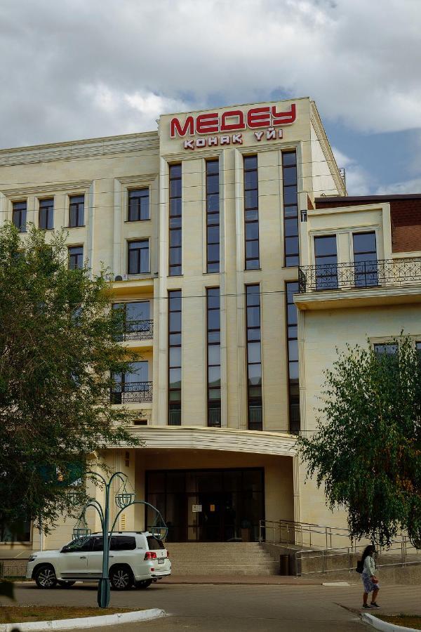 Hotel Medeu Kostanái Exterior foto