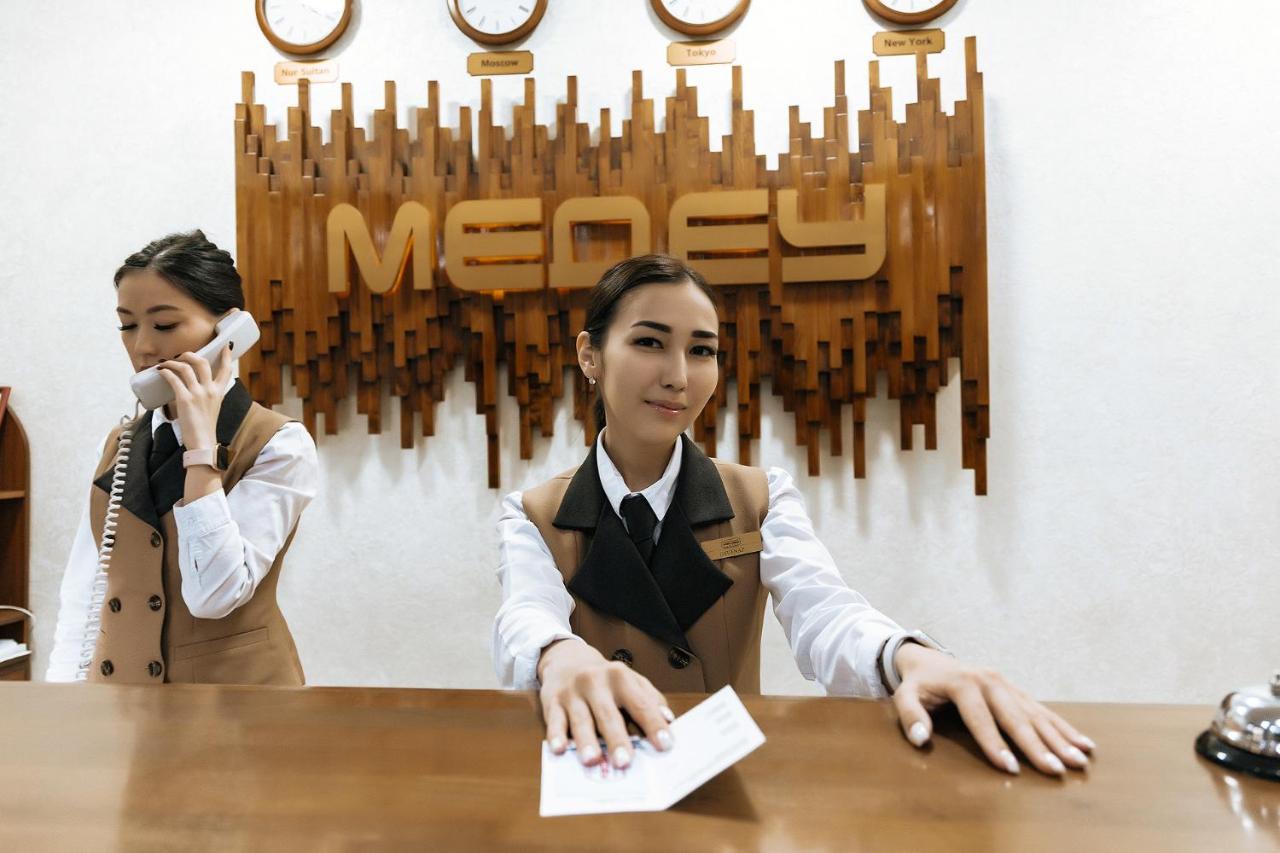 Hotel Medeu Kostanái Exterior foto